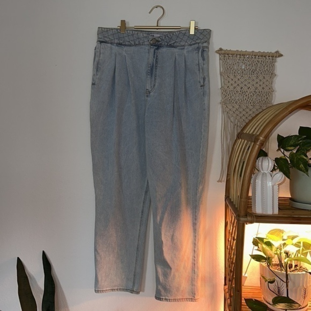 SO Super High Rise Straight Slim Acid Wash Denim Jeans Sz.17 NWT!